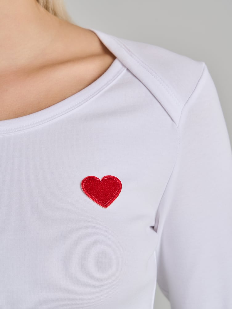 Лонгслив с нашивкой сердце