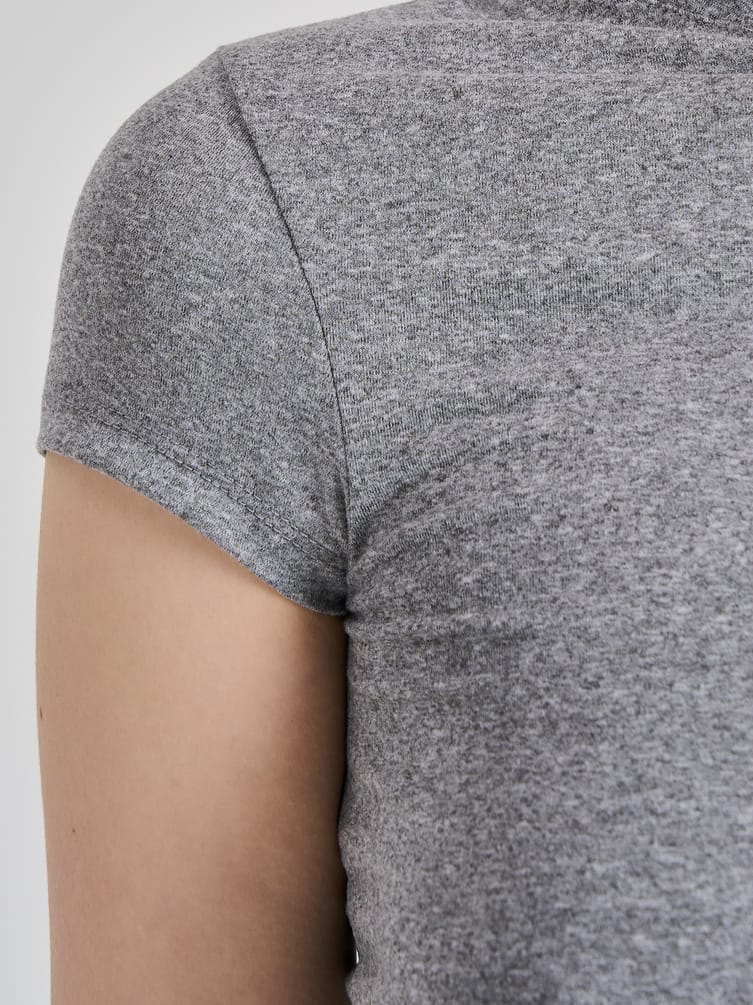 Футболка приталенная с коротким рукавом