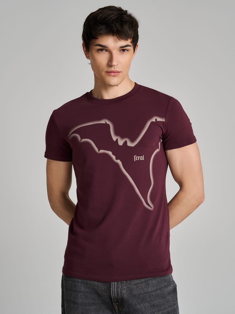 Футболка облегающая с принтом летучей мыши