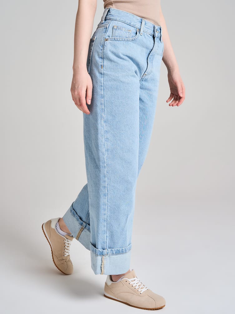 Джинсы широкие с подворотами