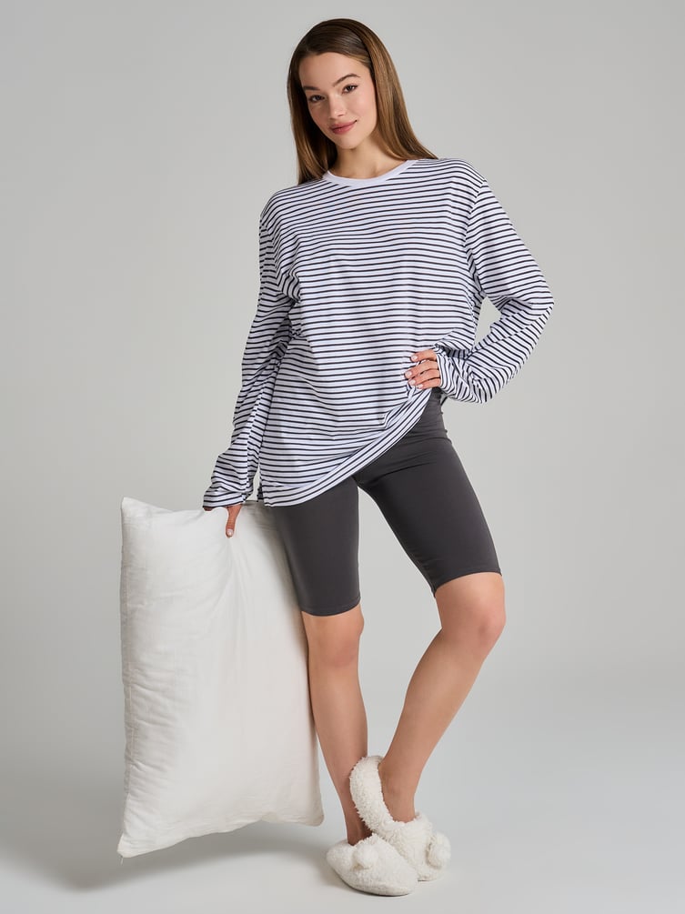 Пижама полосатая с кофтой и шортами