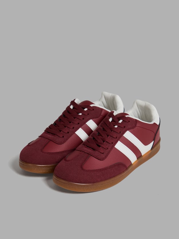 Кроссовки с полосками