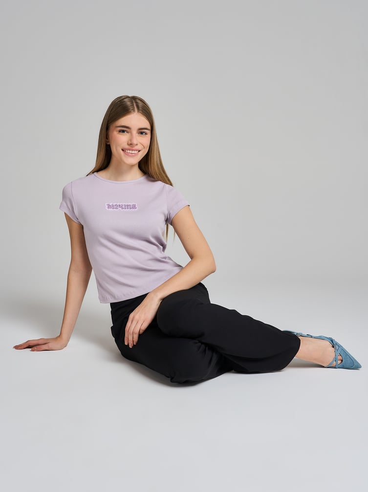 Футболка приталенная с надписью