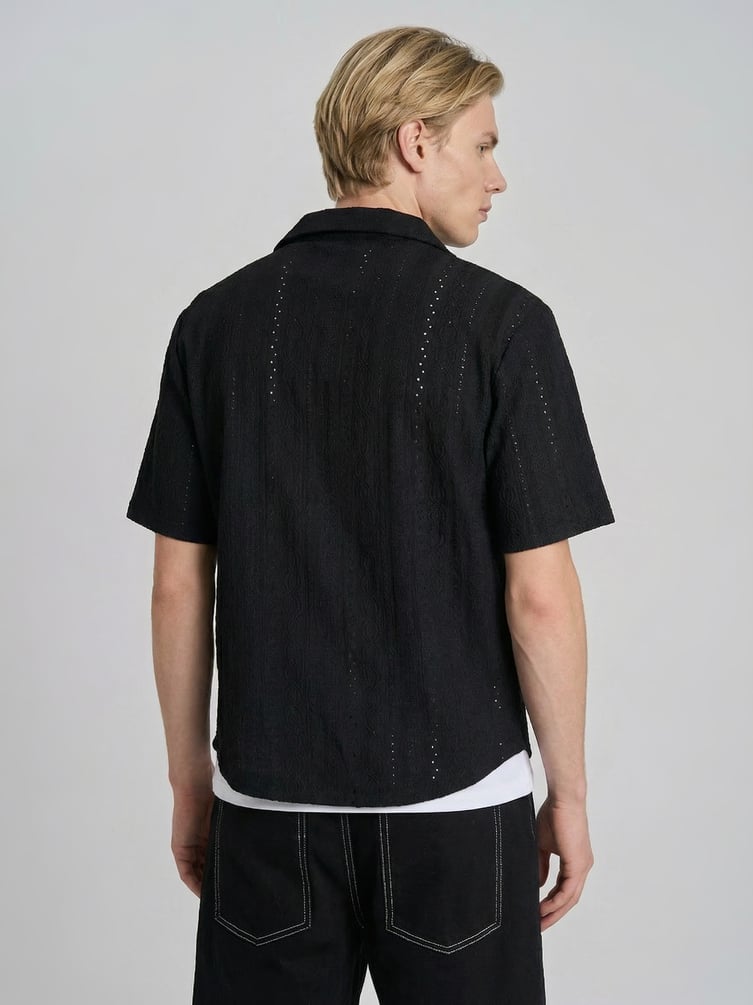 Рубашка с коротким рукавом и вышивкой шитьем