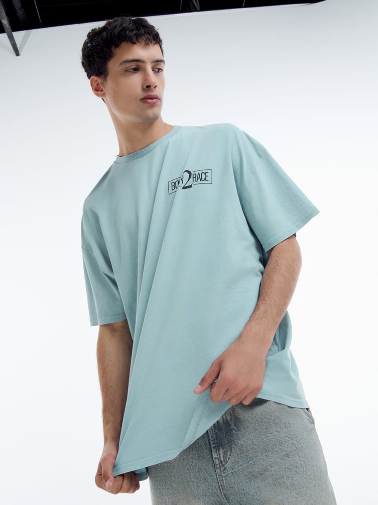 Футболка с принтом машины на спине