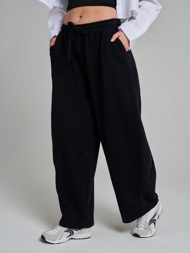 Брюки оверсайз спортивные зауженные