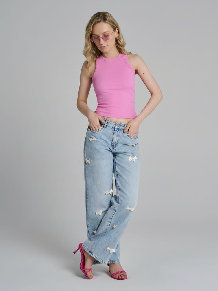 Майка в рубчик на широких бретелях