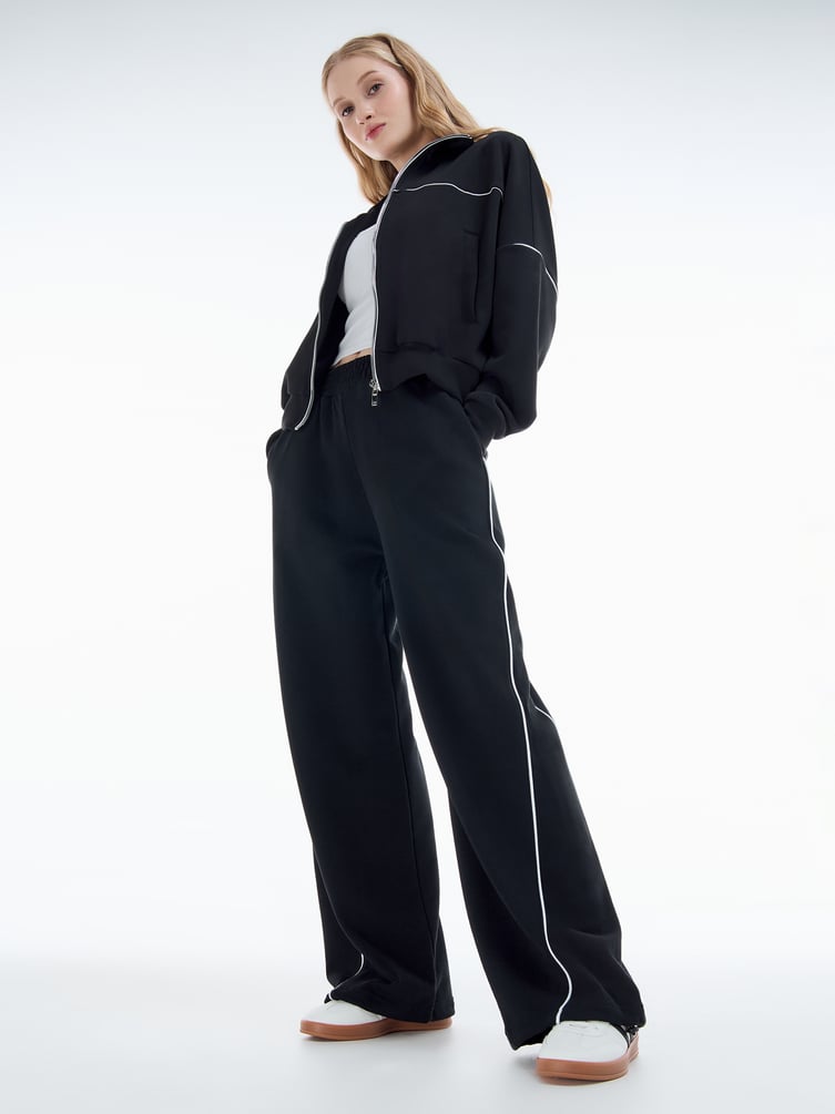 Спортивные брюки оверсайз с лампасами