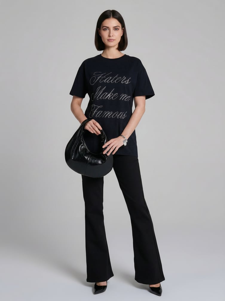 Футболка оверсайз с надписью стразами