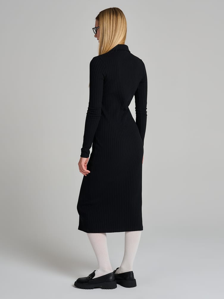 Платье офисное миди на пуговицах