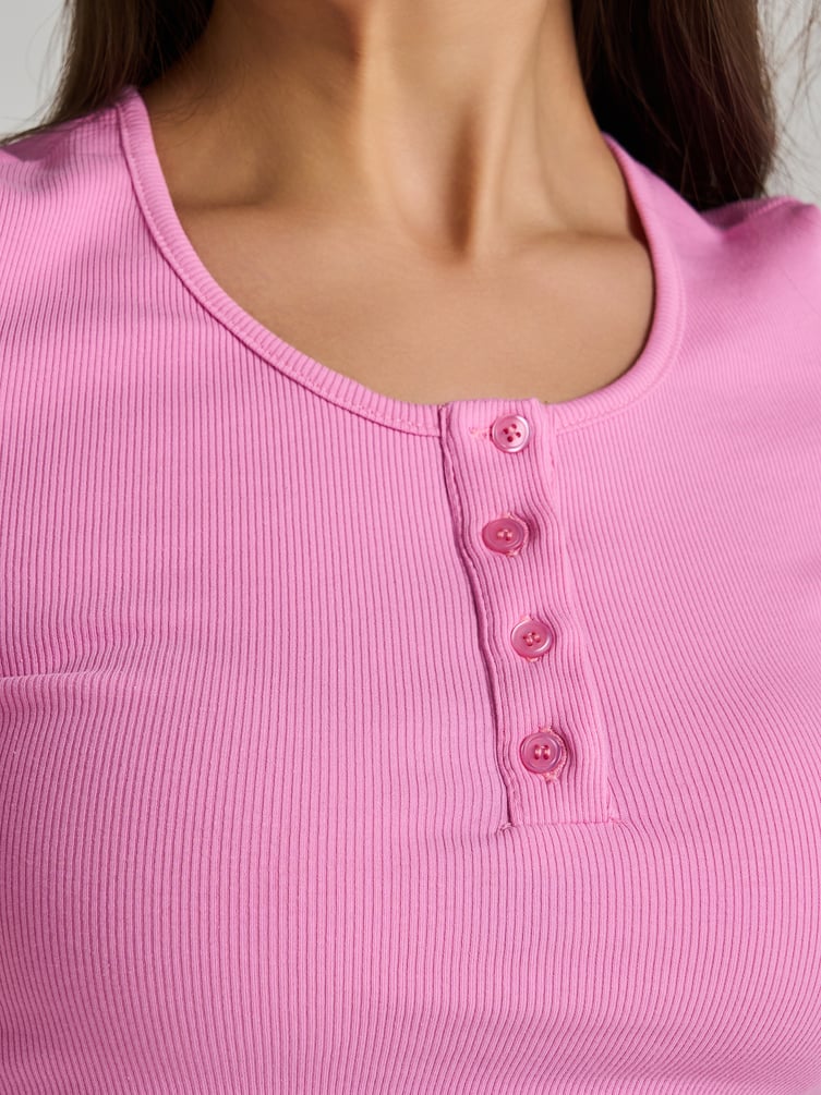 Футболка приталенная на пуговицах