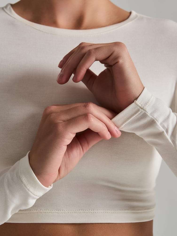 Пижама с кроп-топом и брюками