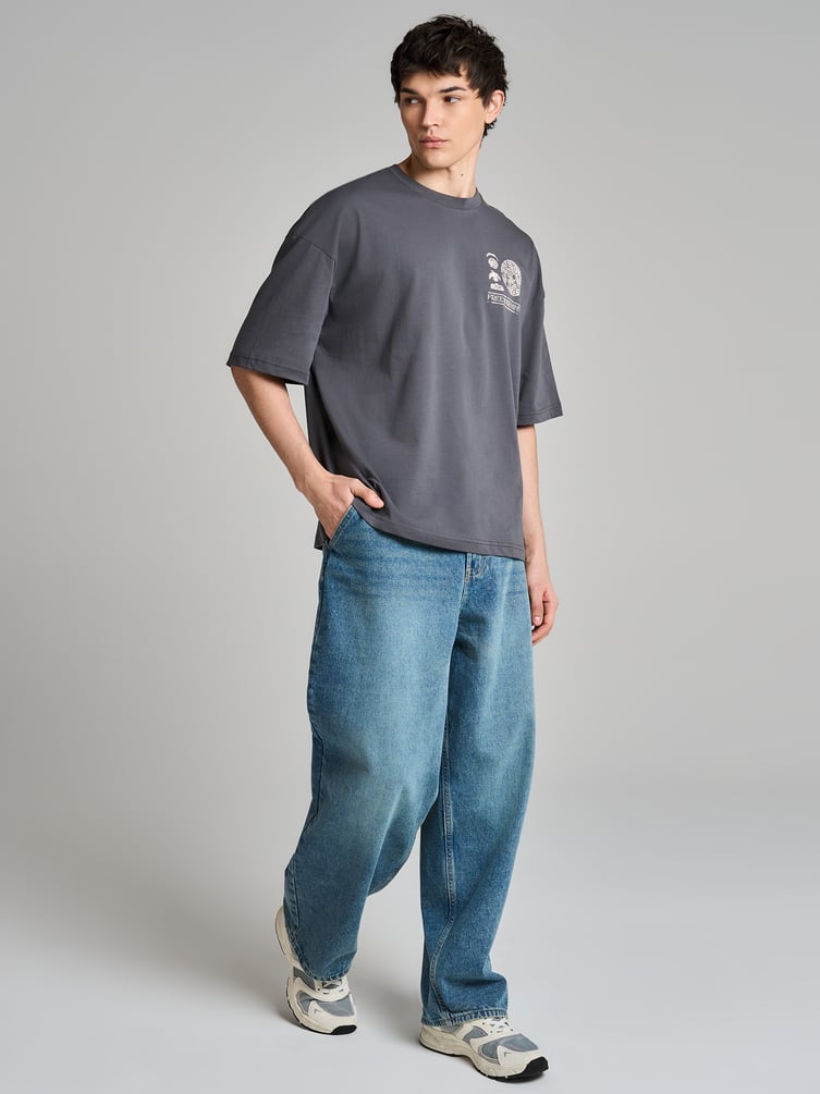 Футболка оверсайз с принтом лабиринта на спине