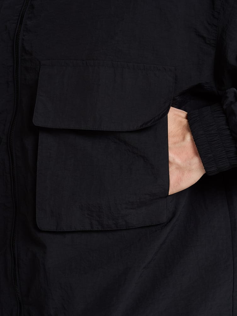 Ветровка демисезонная с капюшоном