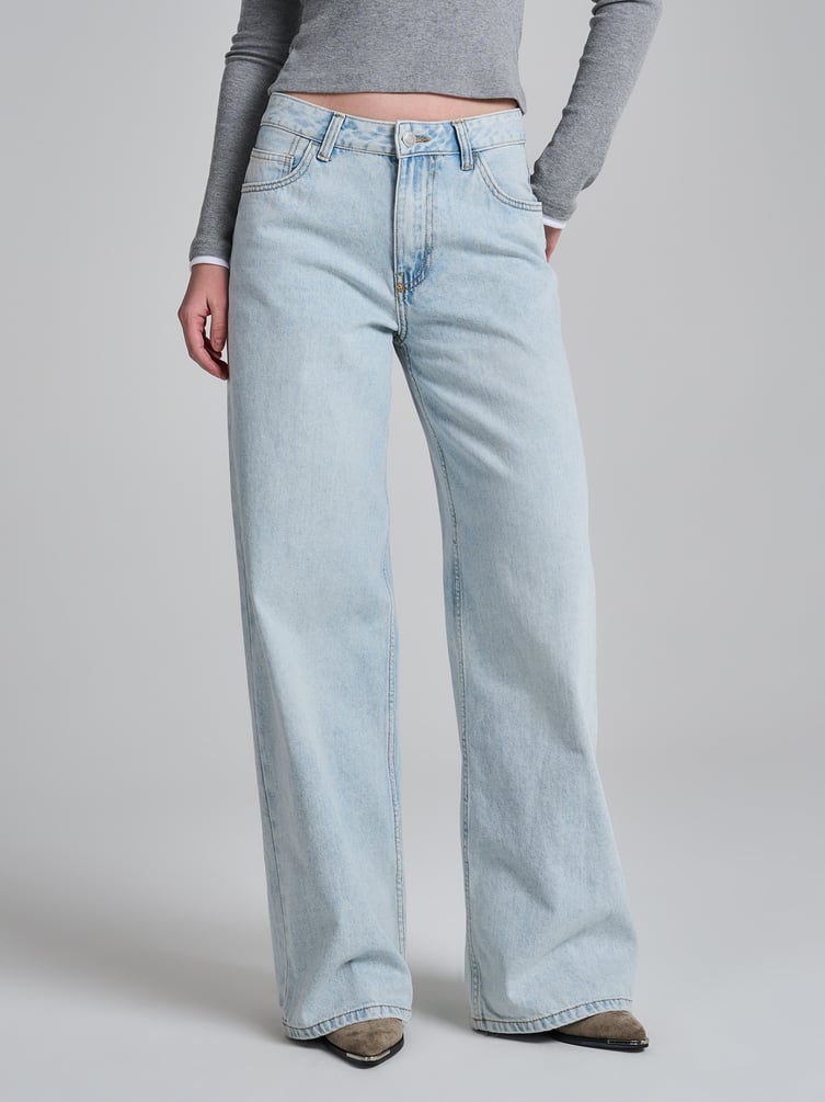 Джинсы широкие с вареным эффектом
