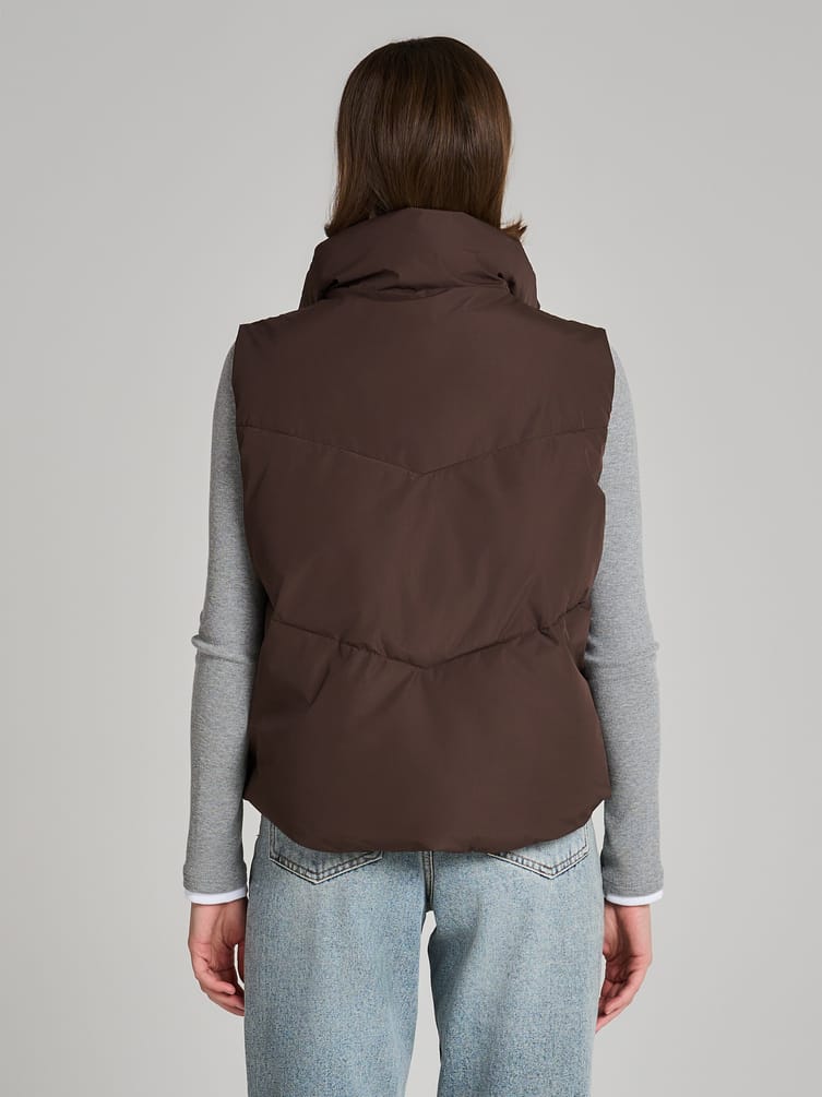 Жилет утепленный на синтепоне