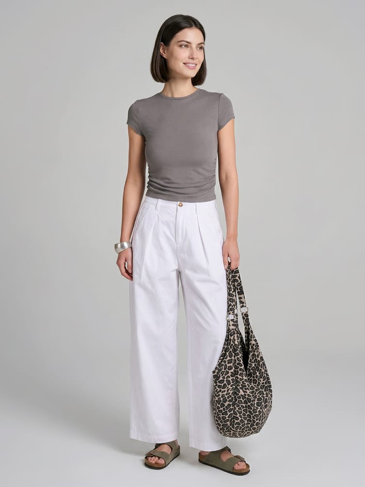 Приталенная футболка с драпировкой