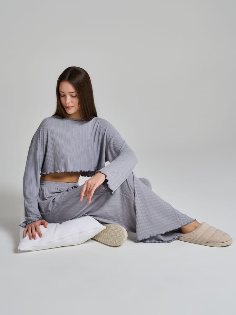 Пижама из вискозы с брюками