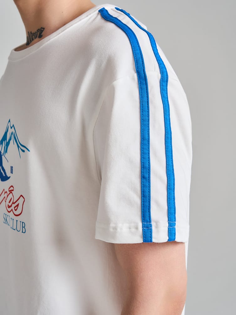 Футболка спортивная с принтом и лампасами