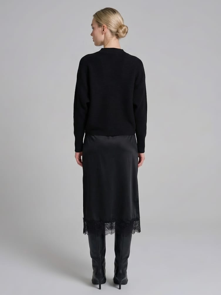 Юбка миди атласная с кружевом в бельевом стиле