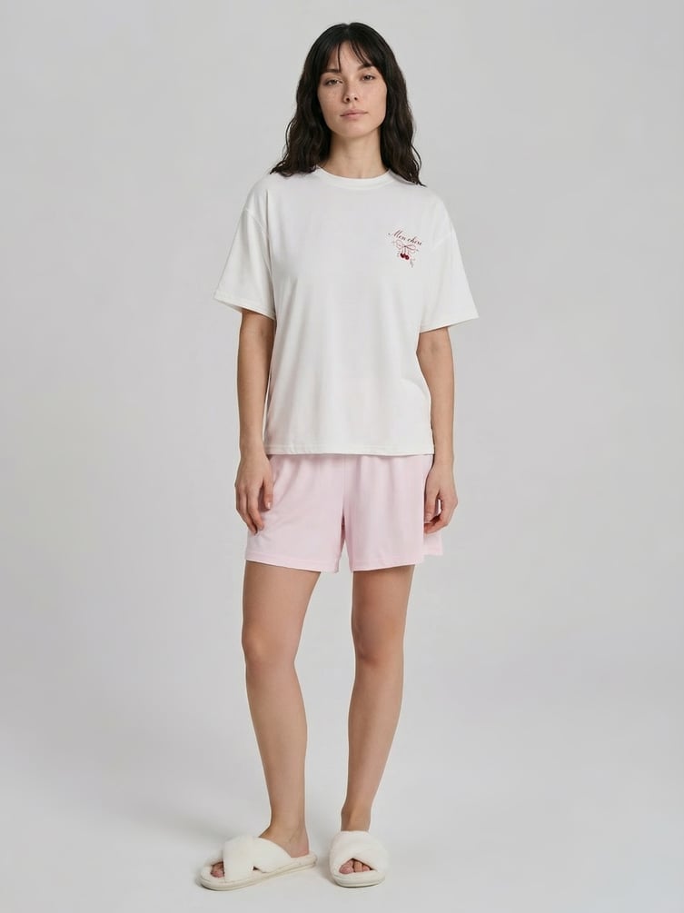 Пижама с футболкой и шортами