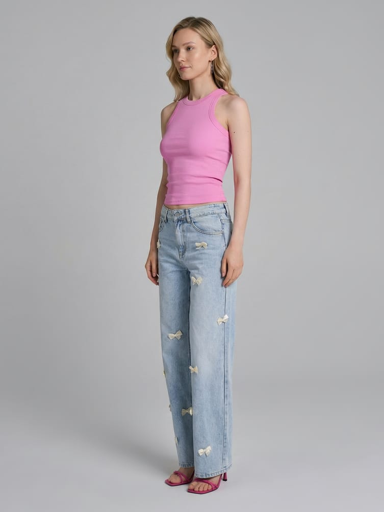 Майка в рубчик на широких бретелях