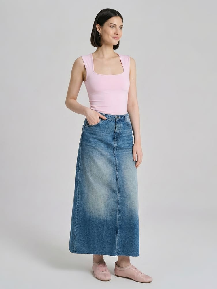 Майка укороченная на широких бретелях