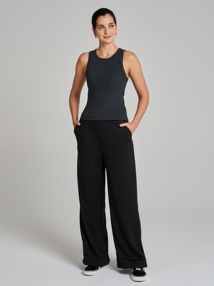 Майка на широких бретелях с вареным эффектом