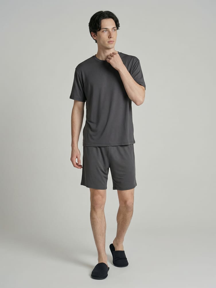 Пижама с футболкой и шортами