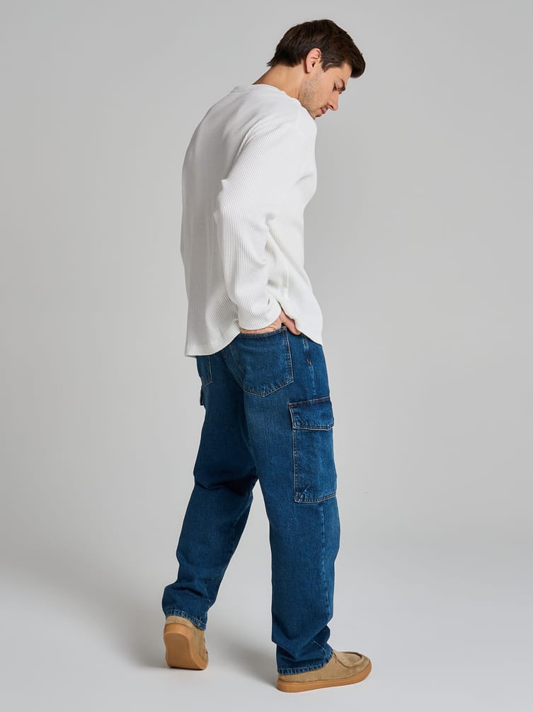 Зауженные джинсы карго