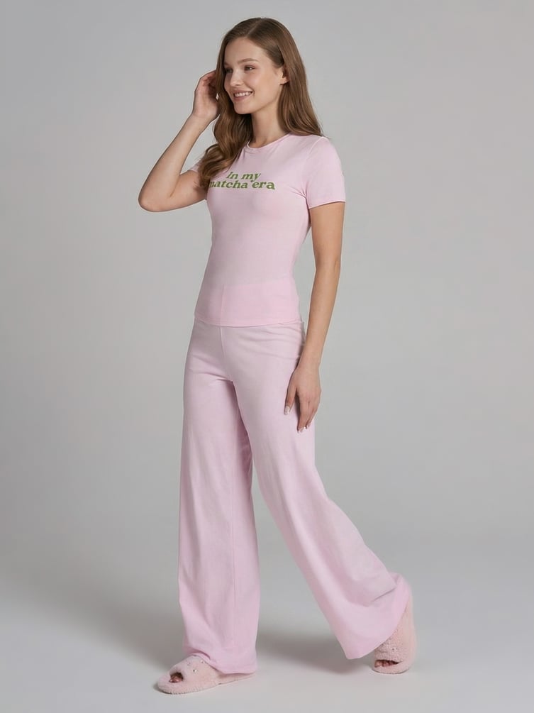 Пижама из хлопка с надписью и брюками