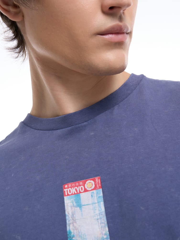 Футболка с принтом Токио на спине