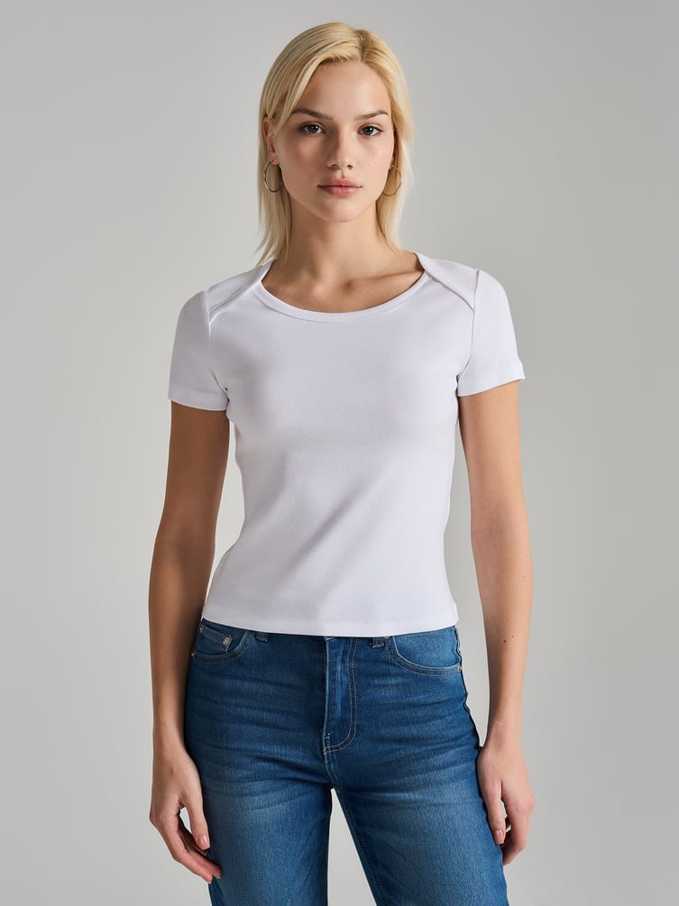 Футболка приталенная