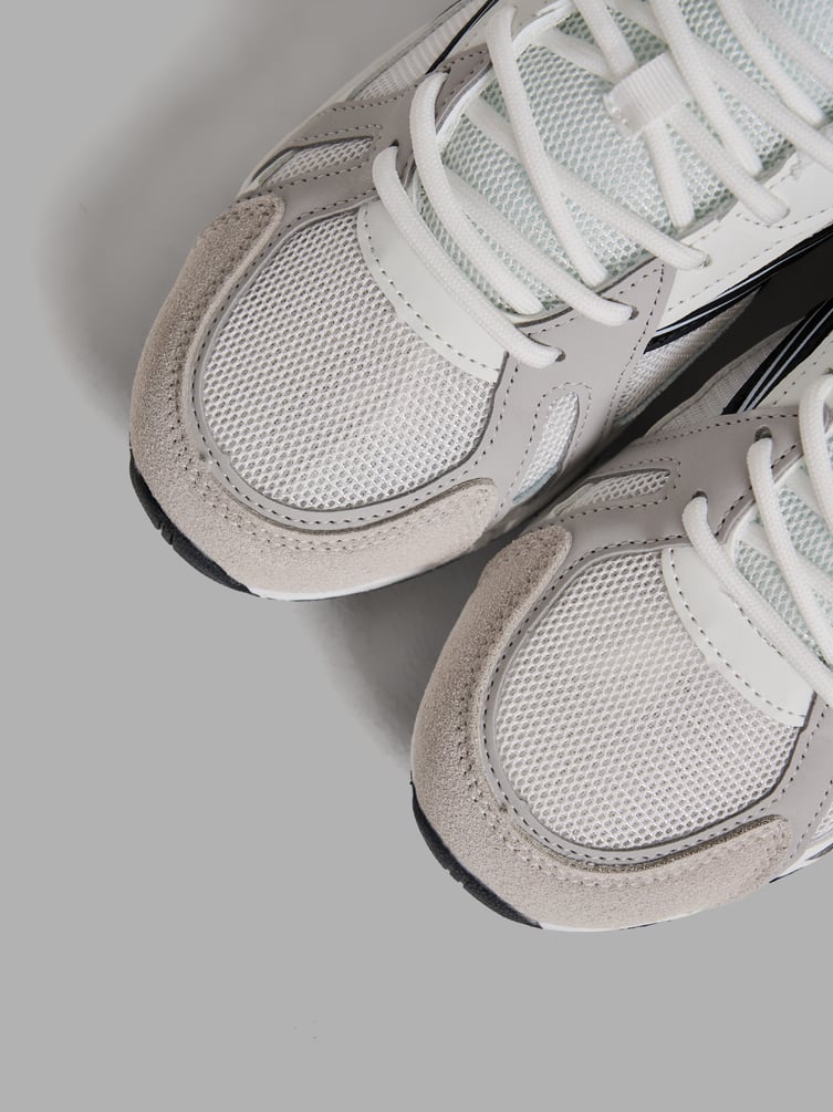 Кроссовки спортивные с сеткой