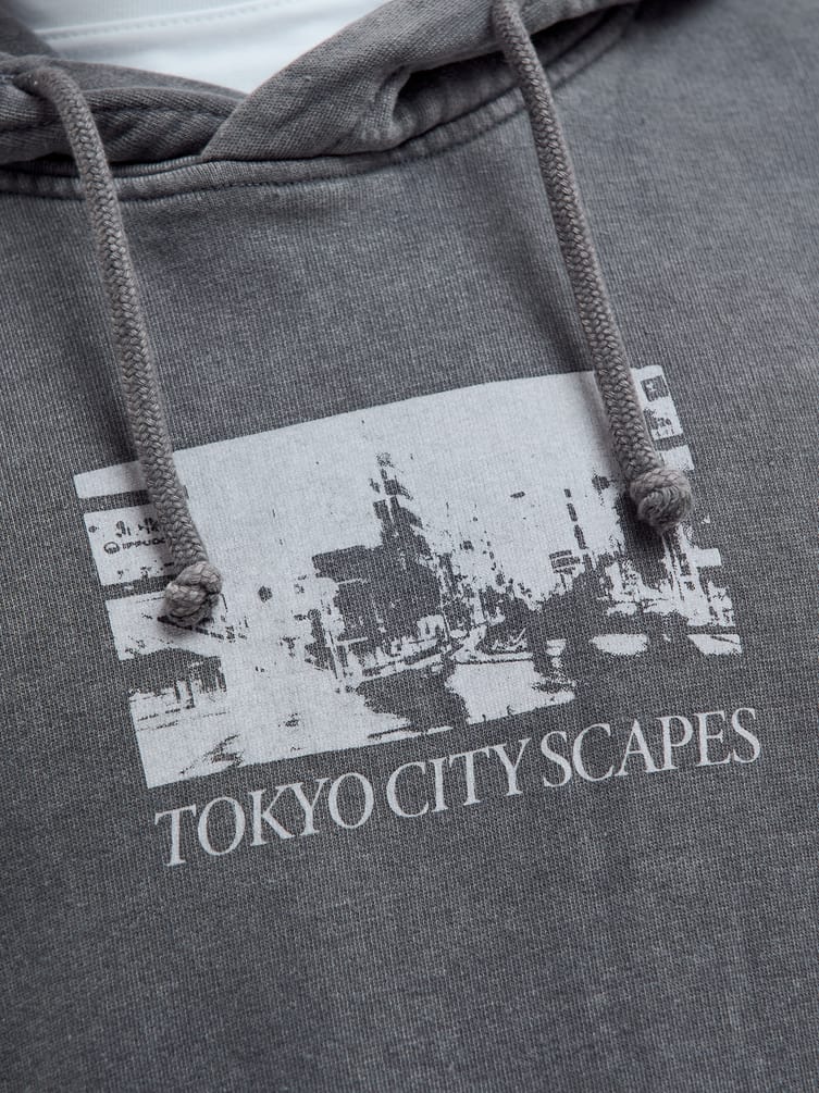 Теплое худи с варенным эффектом и принтом Tokyo