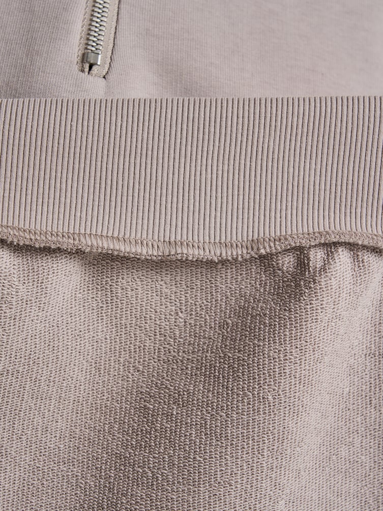 Свитшот без начеса с высоким горлом