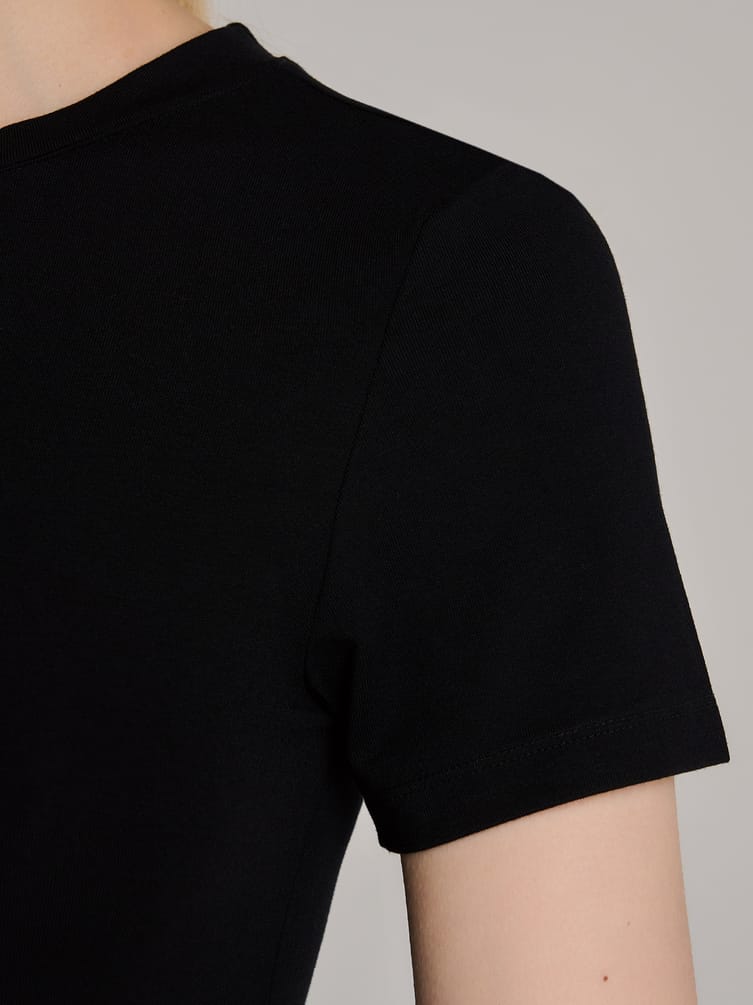 Футболка приталенная из вискозы