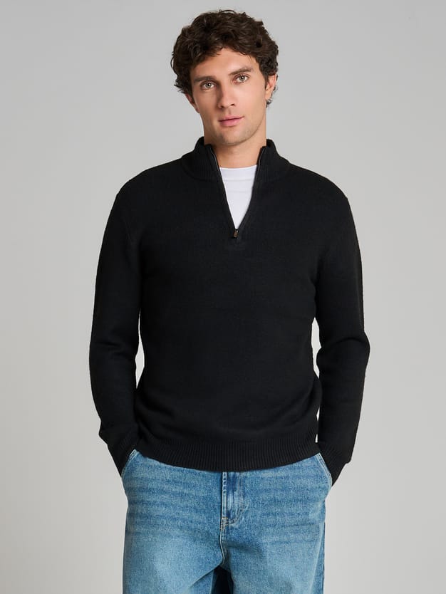 Свитер трикотажный с воротником и полузамком