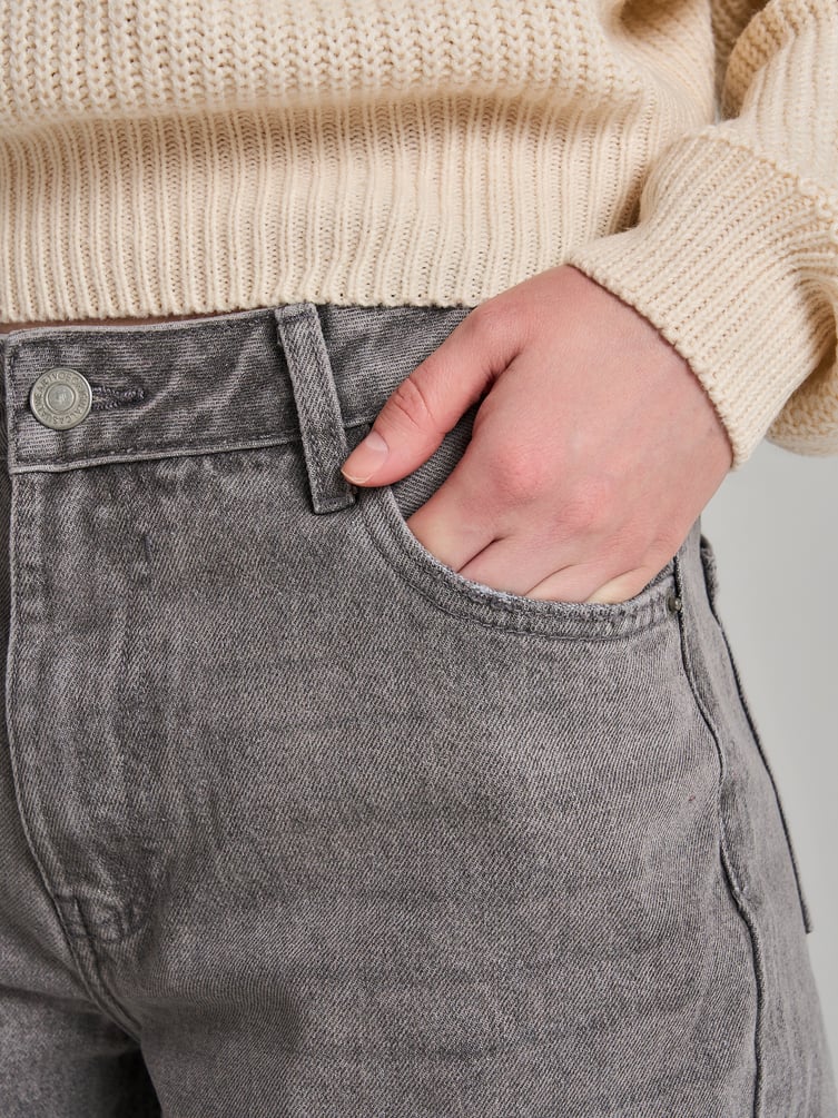 Джинсы широкие с вареным эффектом