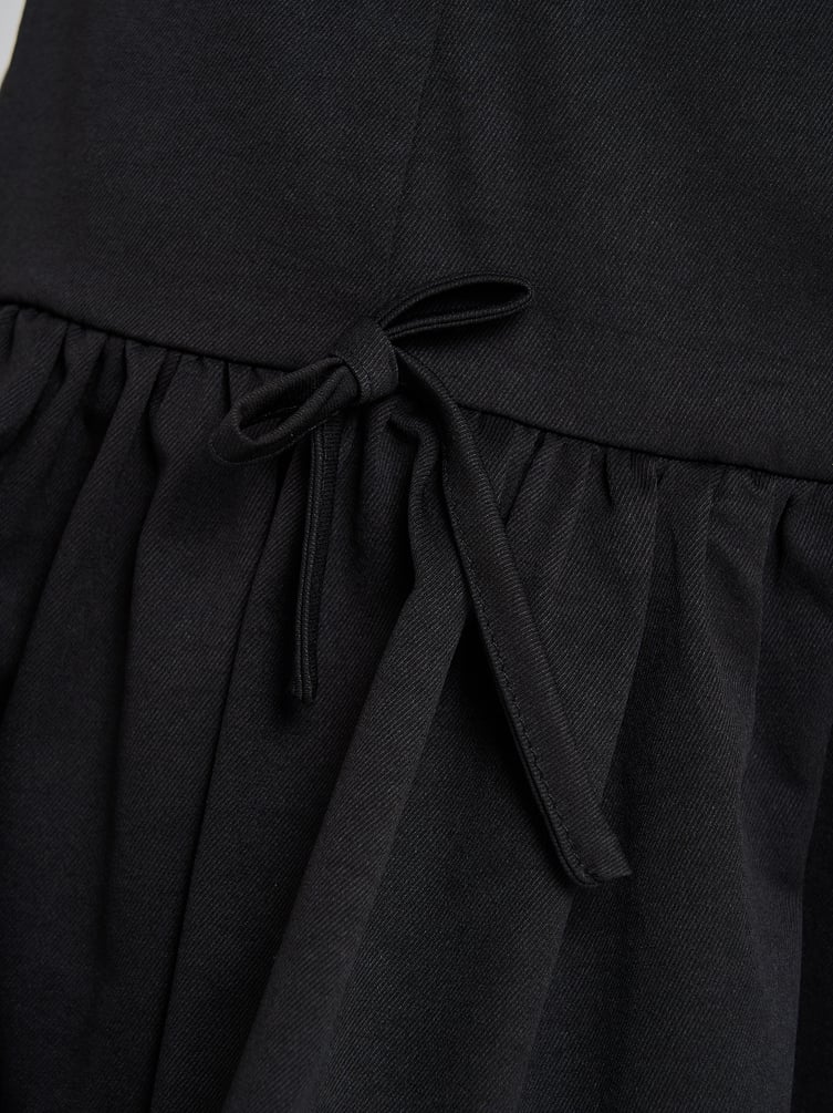 Платье мини с широкой юбкой