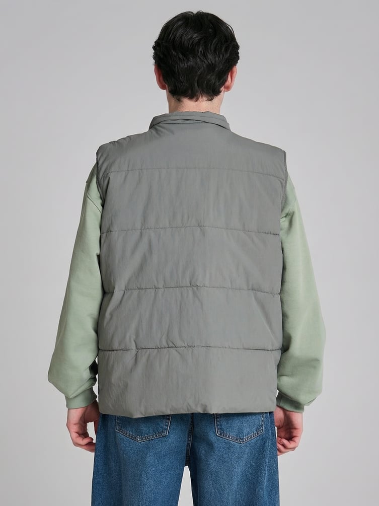 Жилетка стеганая на синтепоне