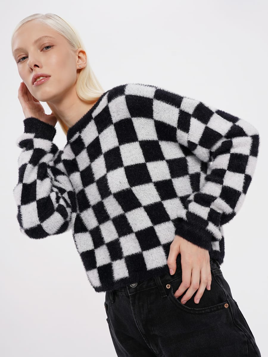 Джемпер в клетку