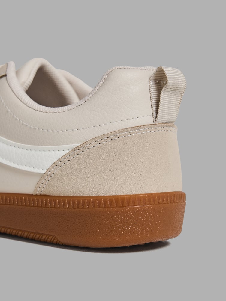 Низкие кроссовки