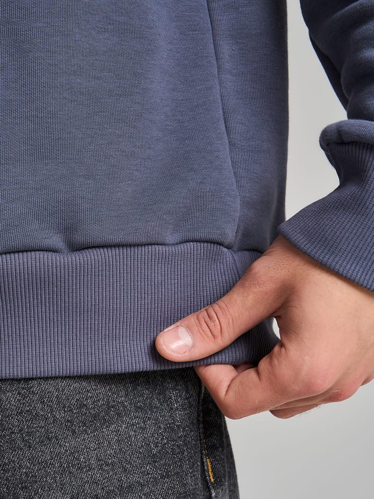 Утепленный свитшот с начесом