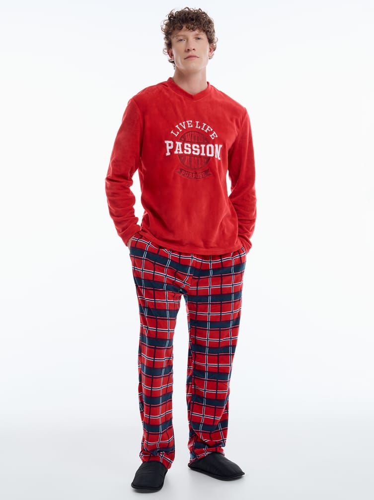 Плюшевая теплая пижама с надписью и брюками