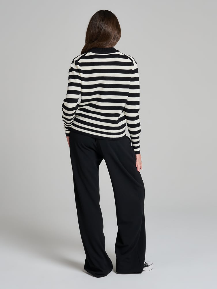 Джемпер трикотажный в полоску