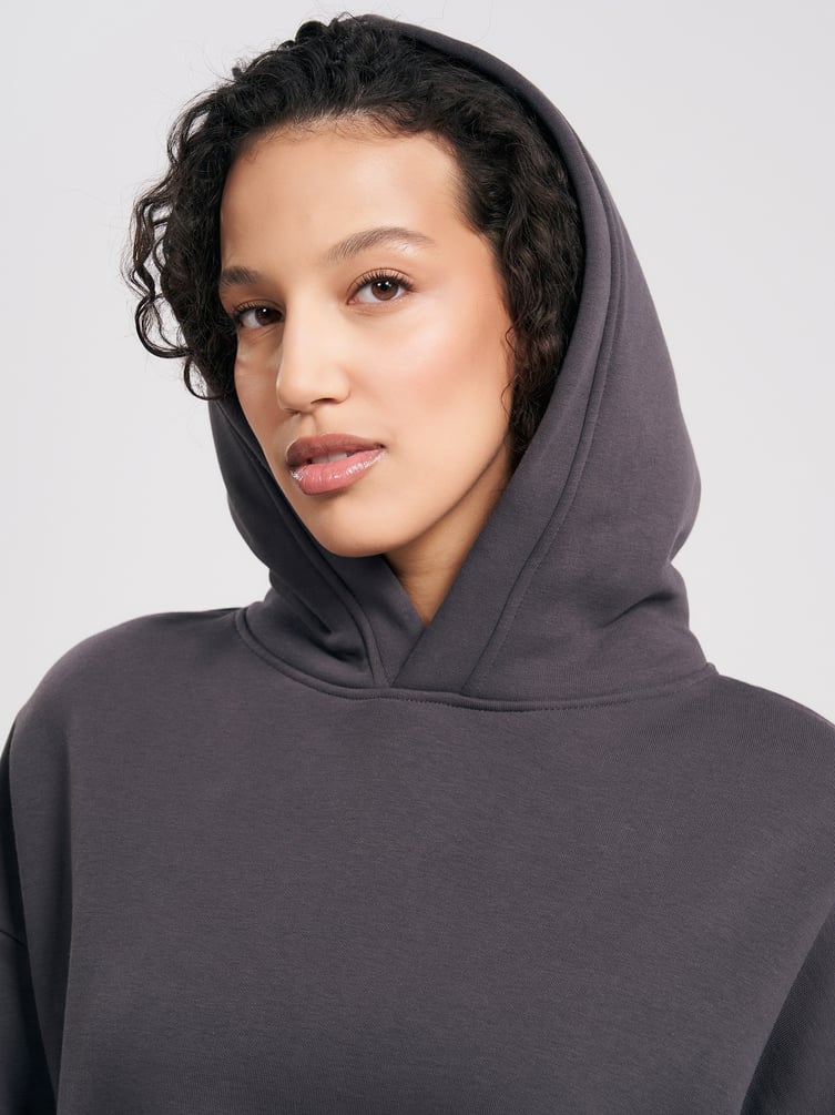 Теплое худи со стразами на спине