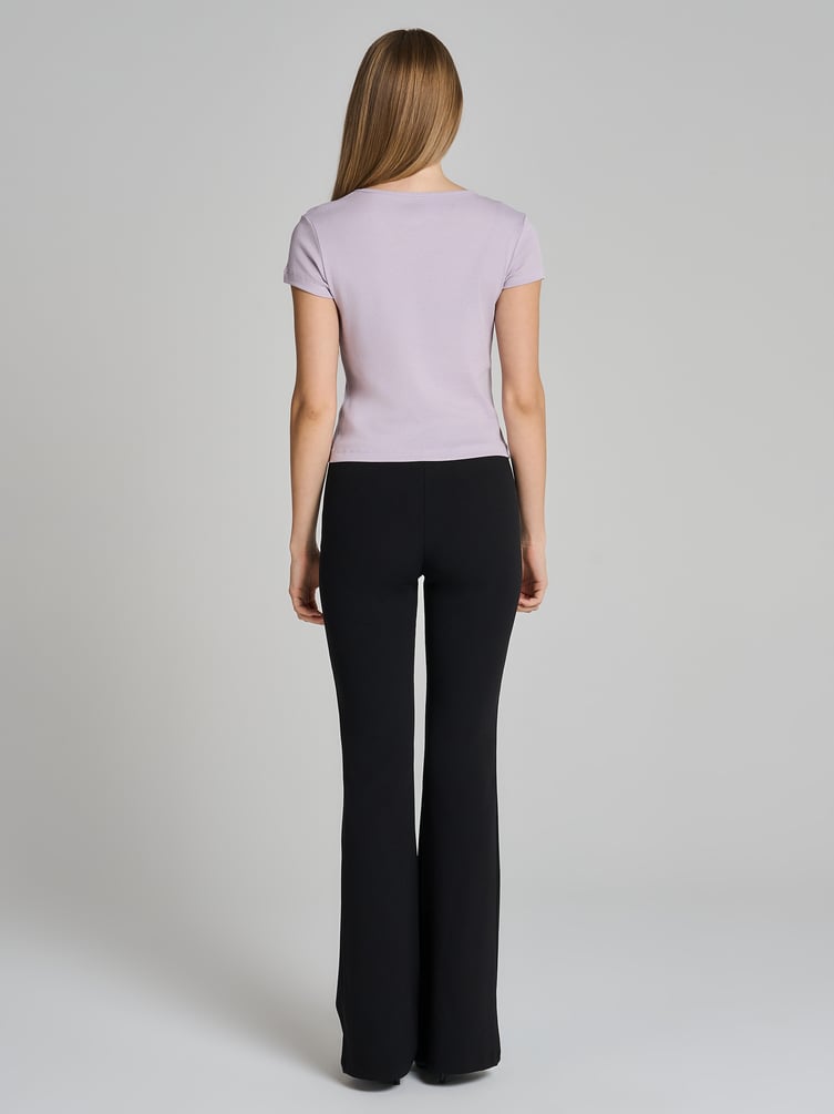 Футболка приталенная с надписью