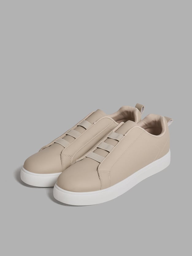 Кроссовки на резинке