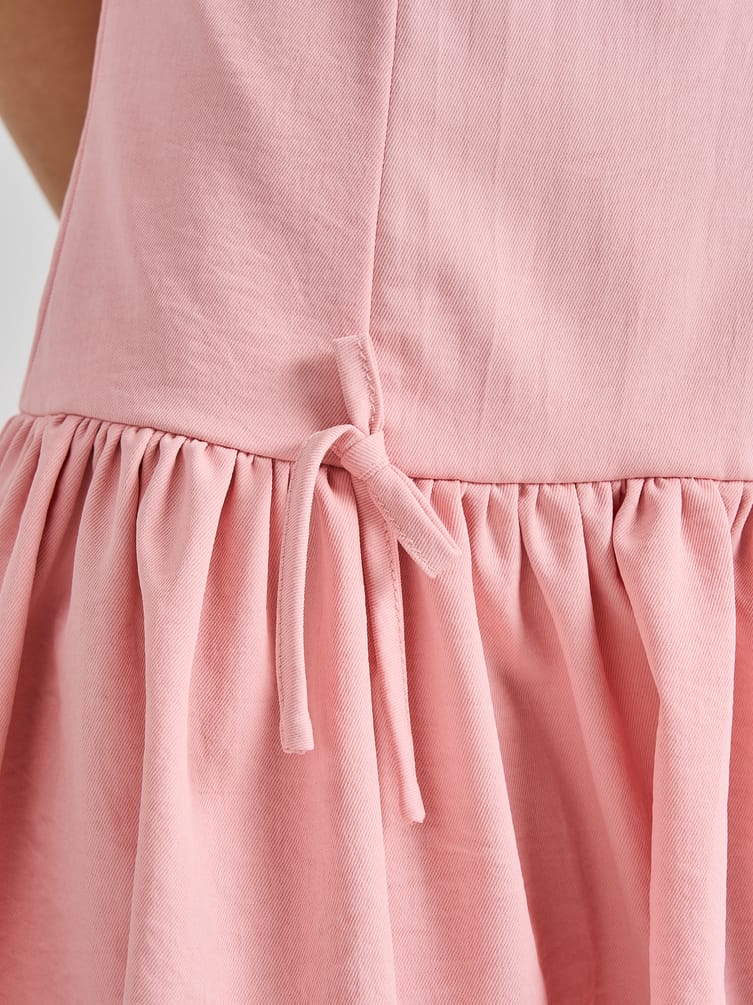 Платье мини с широкой юбкой